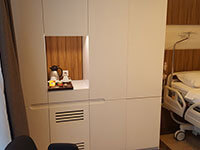 Esteworld Altunizade Hastanesi Plastik Cerrahi Hasta Odası ve Dolaplar